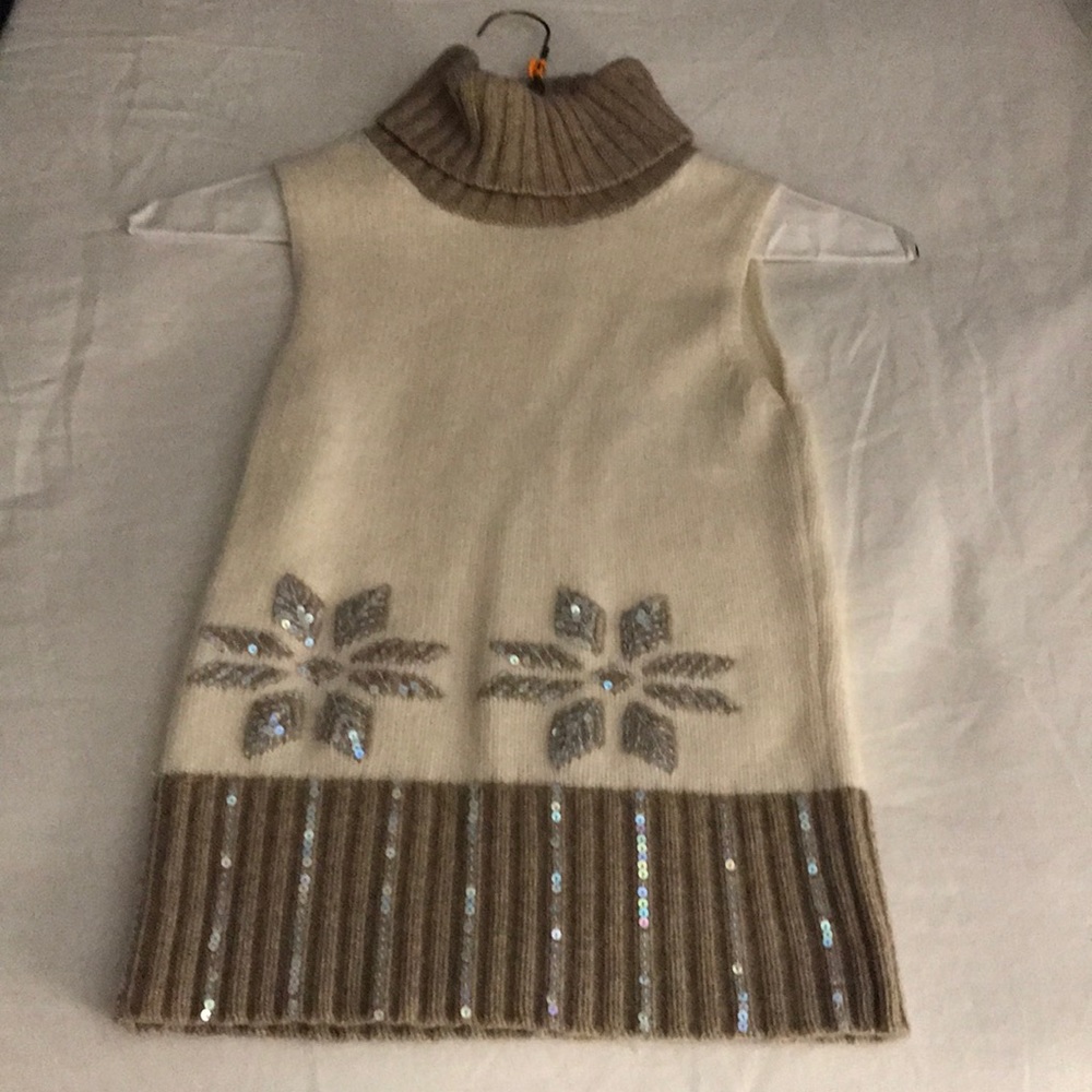 NWOT The Limited dress up winter sleeveless top